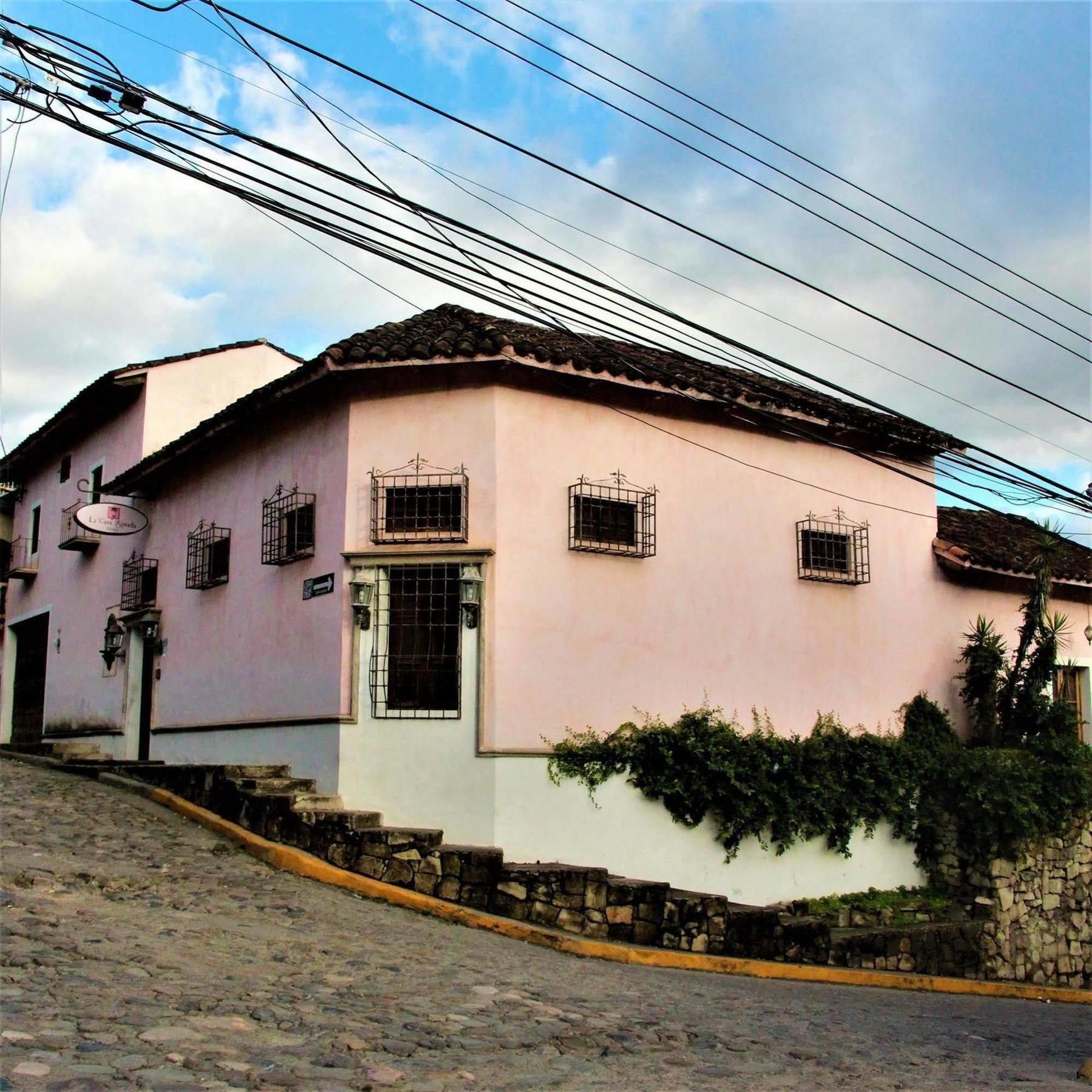 לינה וארוחת בוקר Copan Ruinas La Casa Rosada מראה חיצוני תמונה